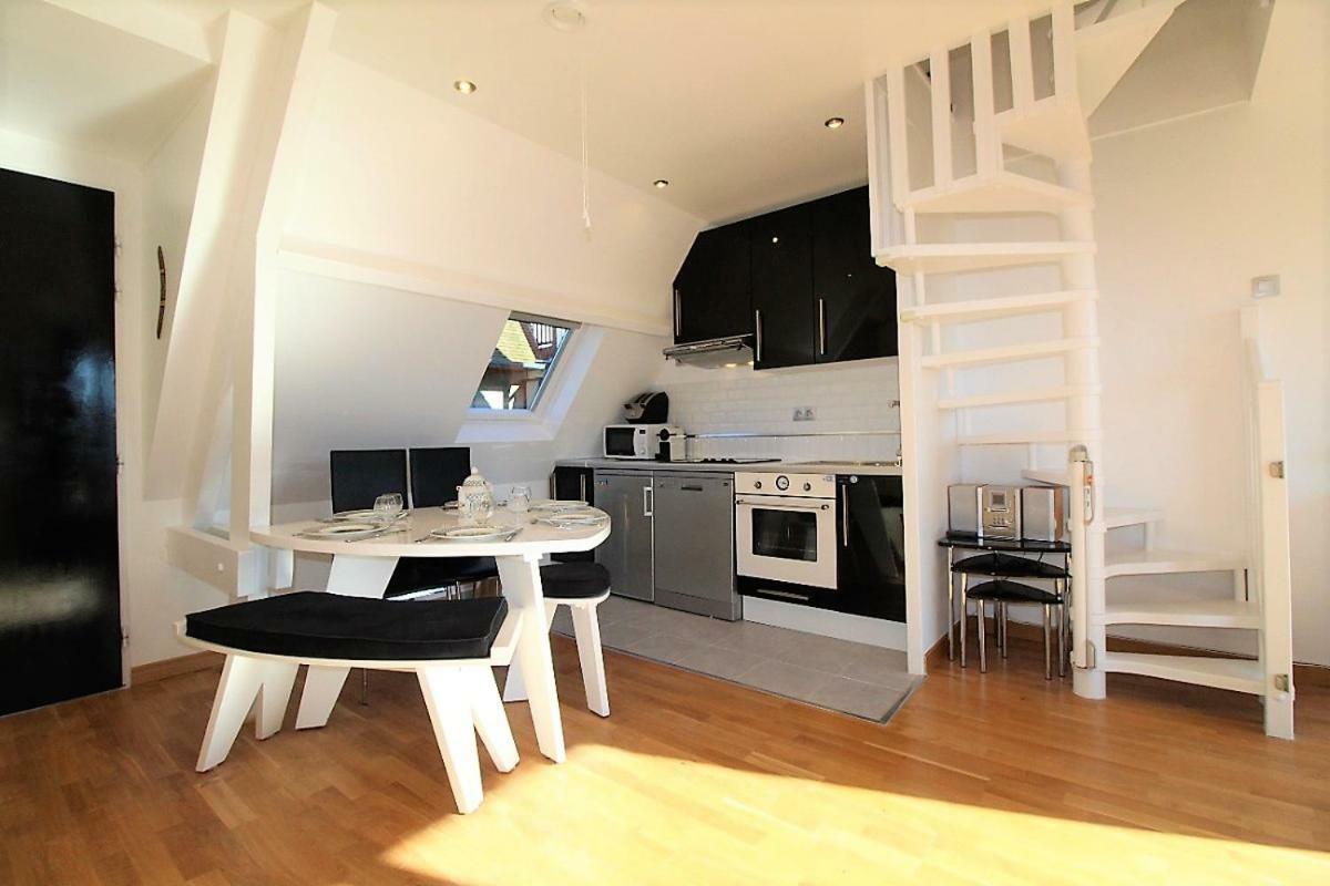 Cadre Exceptionnel: Duplex Classe 4**** Tennis, Piscine, Parking, Linge Inclus, Wifi, Materiel Bebe, Proximite Centre Deauville Bagian luar foto