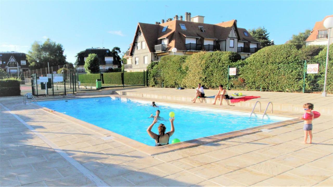 Cadre Exceptionnel: Duplex Classe 4**** Tennis, Piscine, Parking, Linge Inclus, Wifi, Materiel Bebe, Proximite Centre Deauville Bagian luar foto