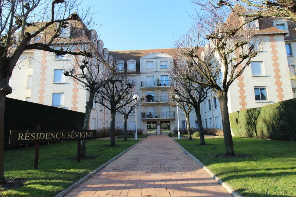Cadre Exceptionnel: Duplex Classe 4**** Tennis, Piscine, Parking, Linge Inclus, Wifi, Materiel Bebe, Proximite Centre Deauville Bagian luar foto